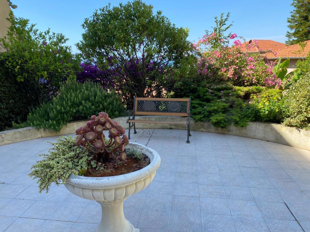 Mansfield Vue Carte Postale Terrasse Piscine Calme Port A 200M A Pied Apartment Menton Exterior photo